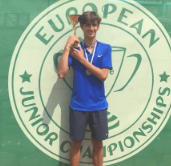 他并不是单 他并不是单