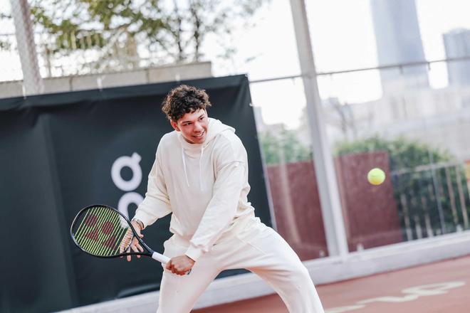 澤馬越位影 澤馬越位影