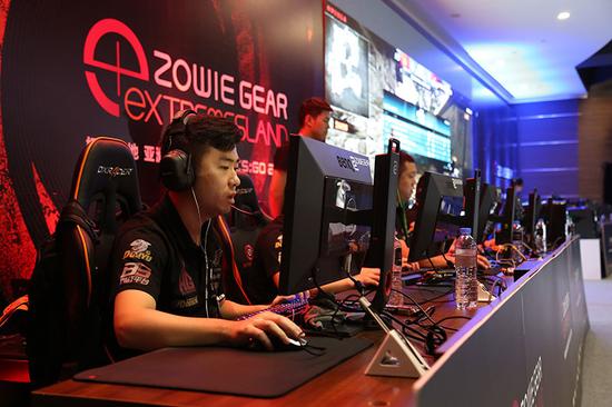 老队长以行 老队长以行